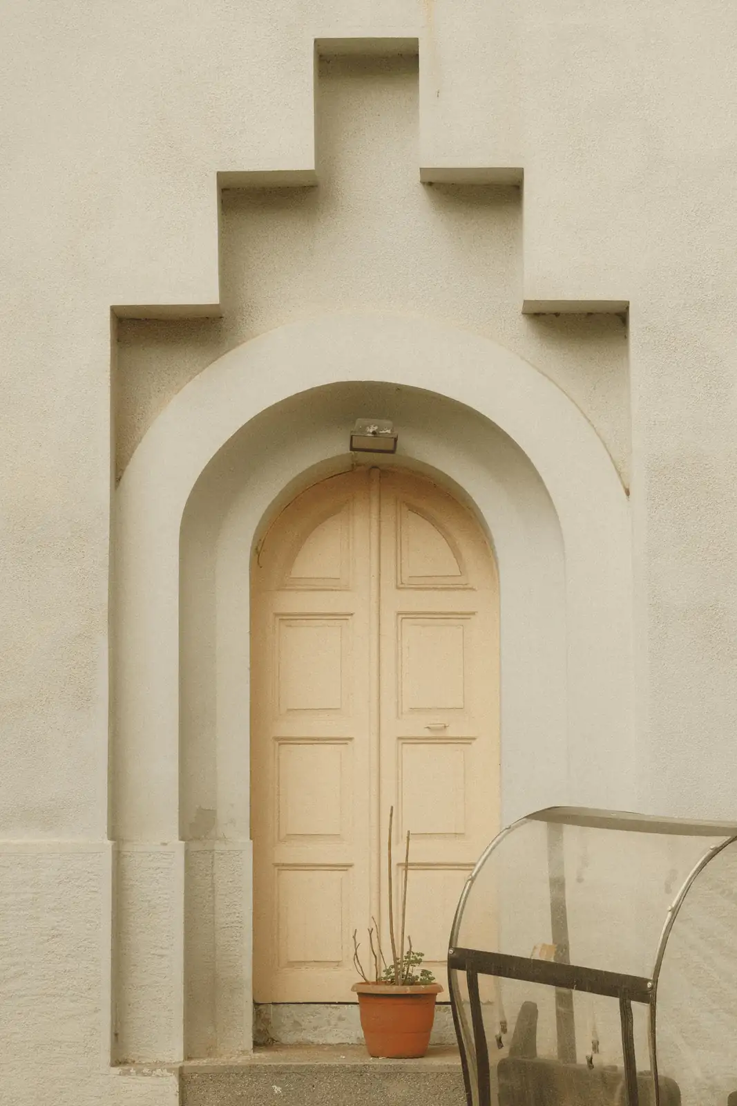 snapdragons medieval doorway