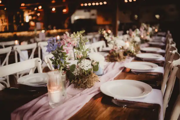 snapdragons dining table centerpiece