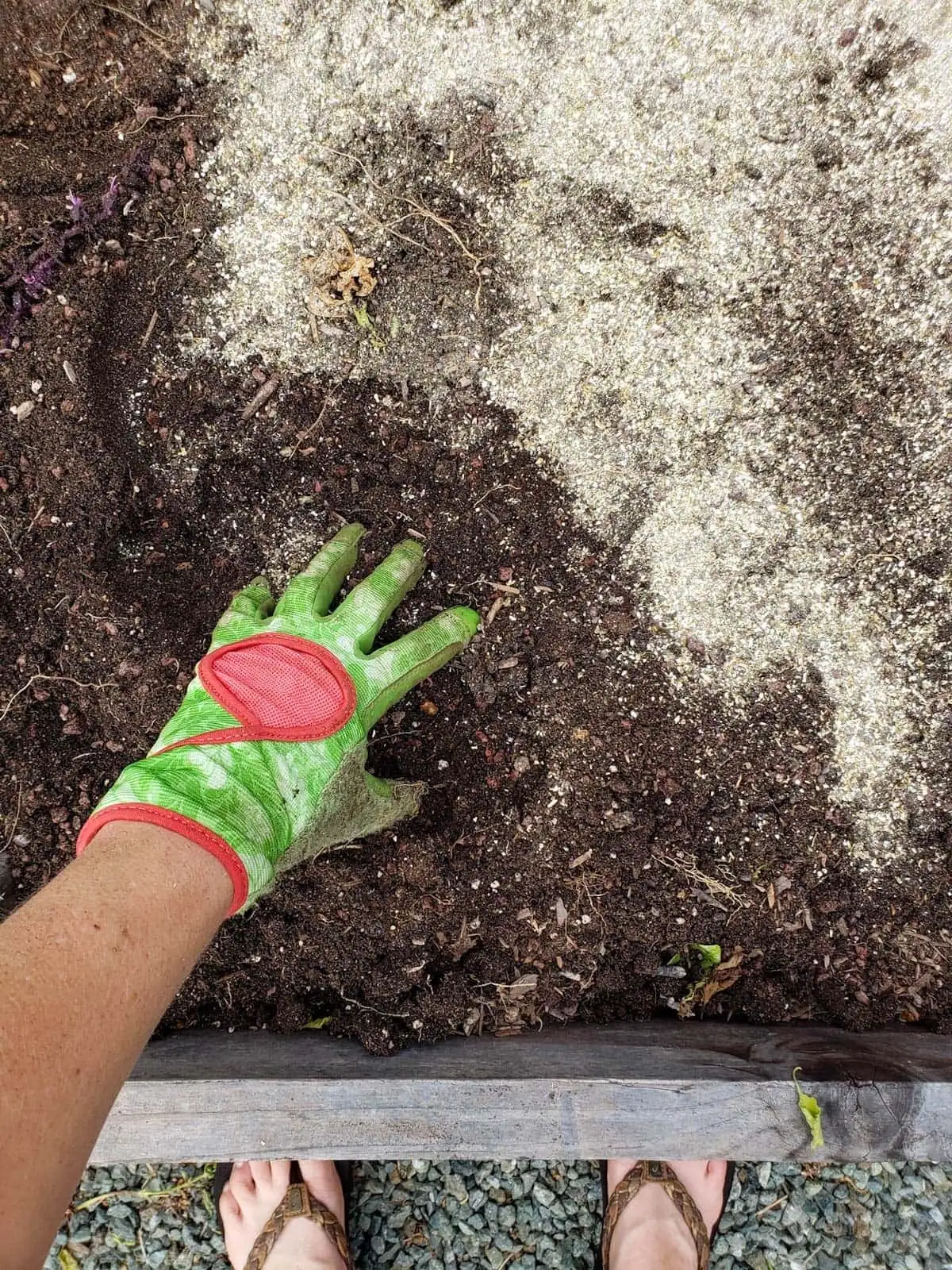 fertilizer banding in garden bed
