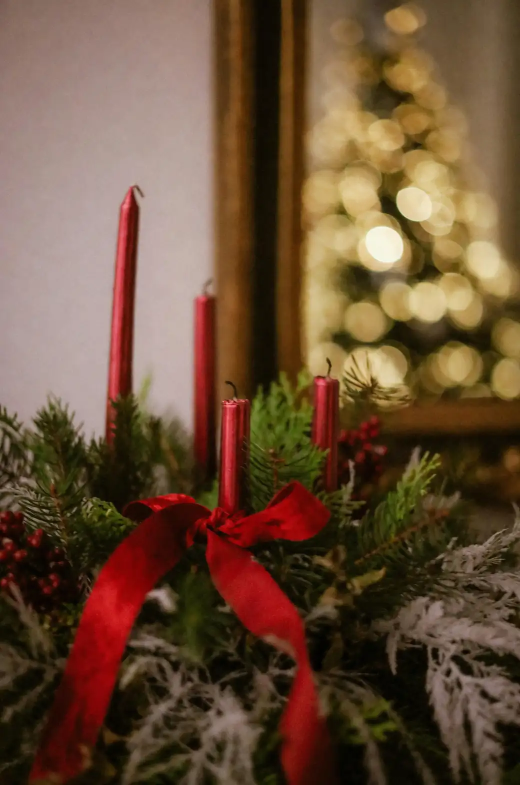 holly centerpiece with candles