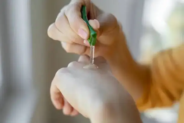 aloe vera gel application