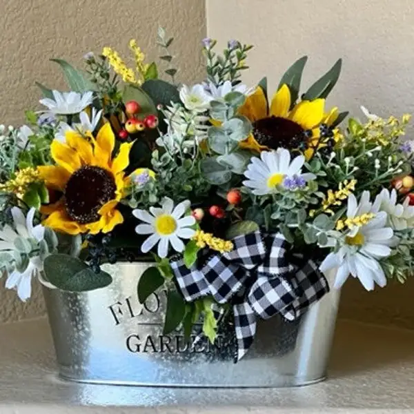 daisy centerpiece dining table