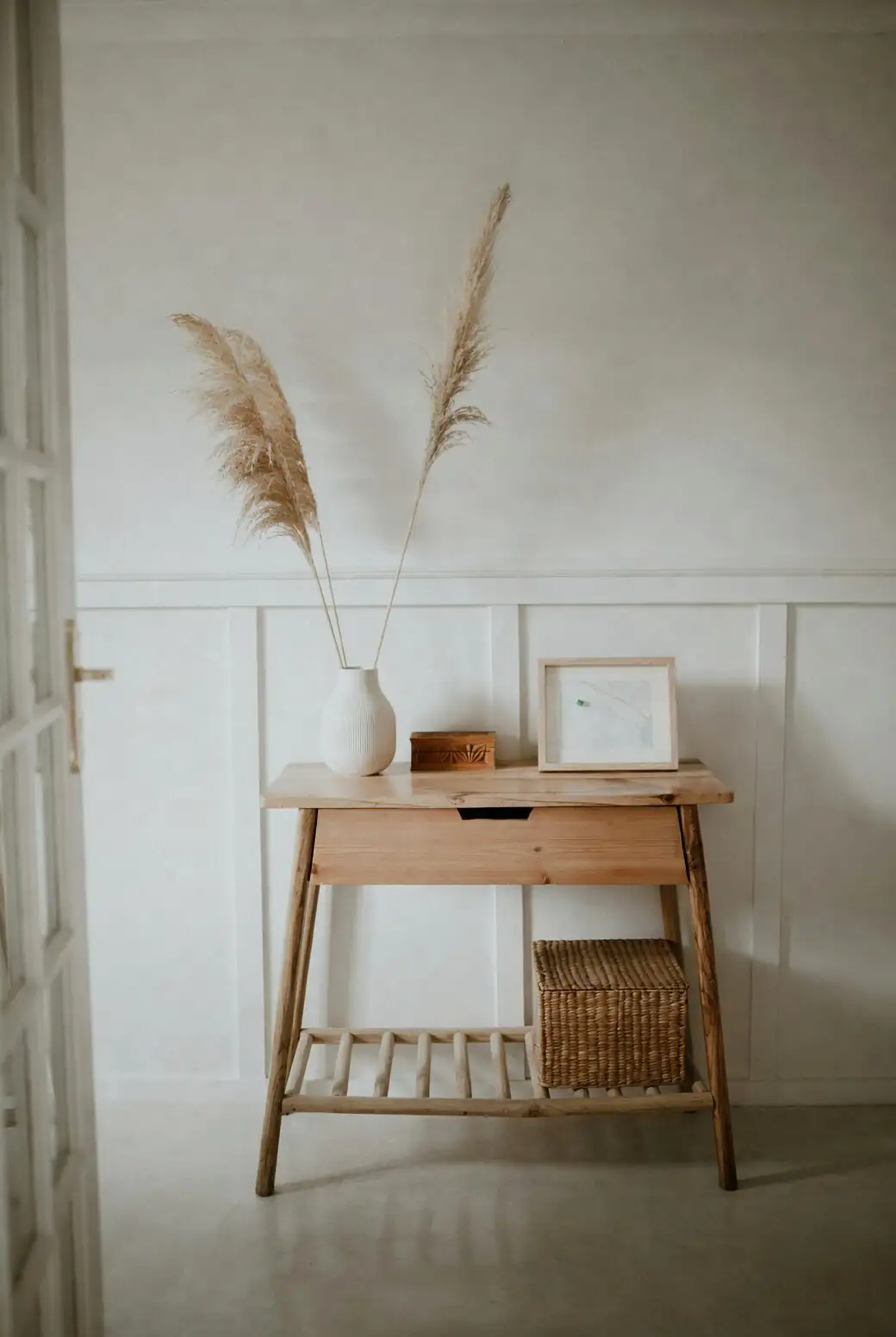 Aechmea fendleri entryway console table
