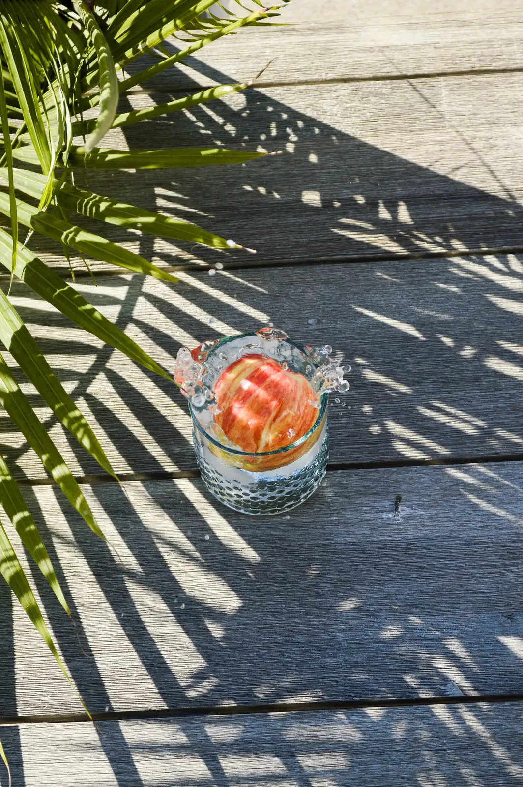 pineapple crown water rooting jar