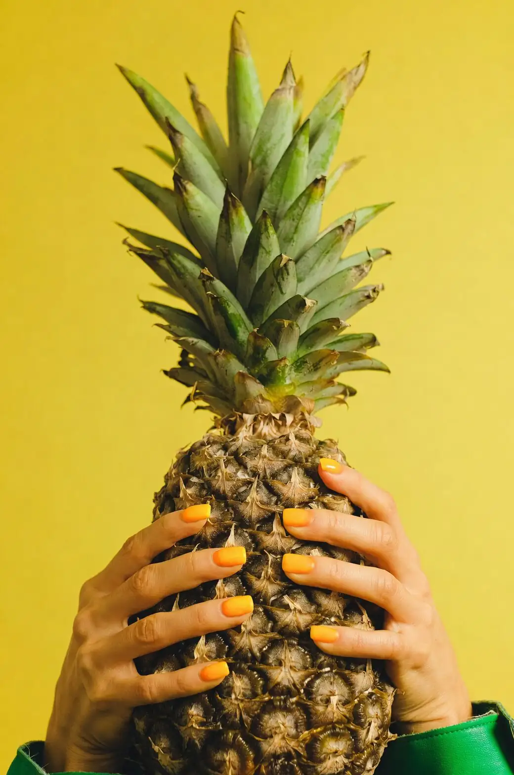 pineapple spiral tracing rubber band hands