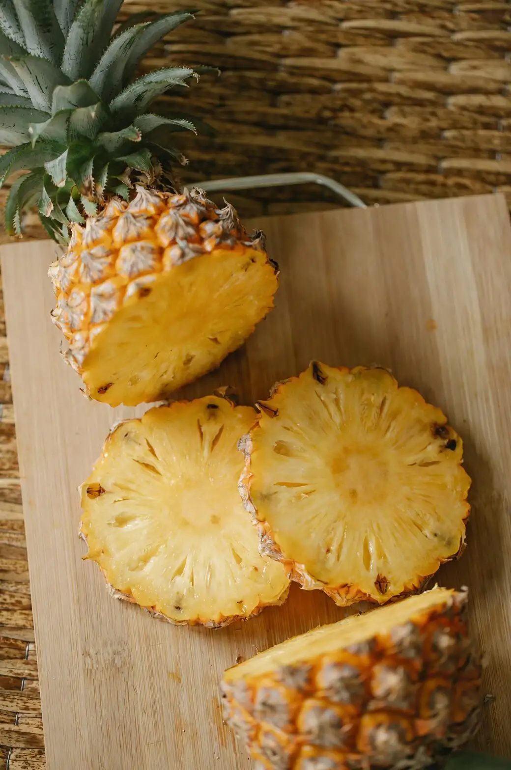 pineapple crown rooting in water