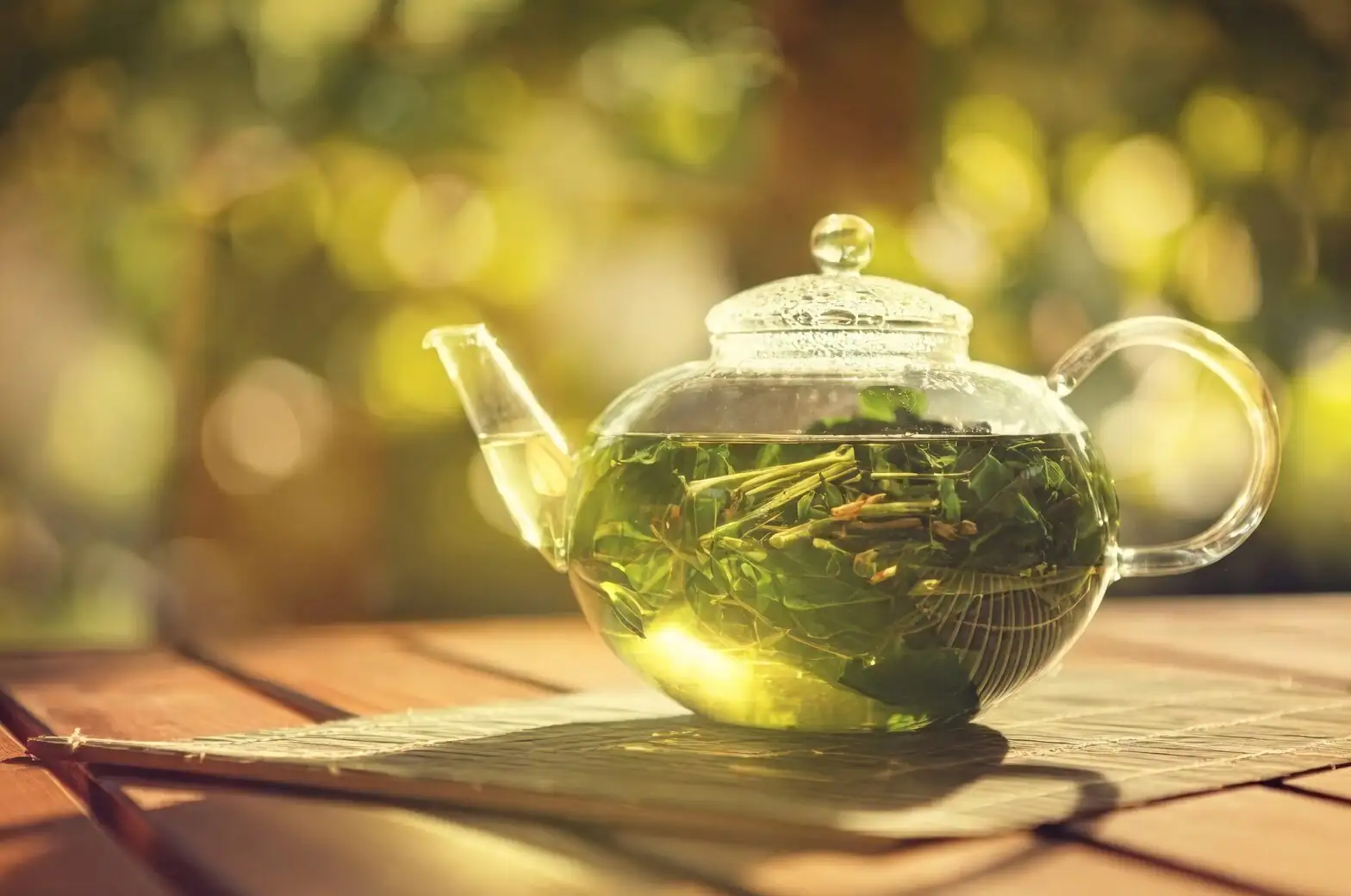 peppermint tea in glass cups
