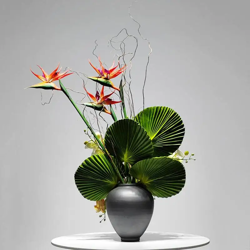 Hotel-Lobby Shine at Home: Make Cut Anthuriums Last Up to 3–4 Weeks in a Vase
