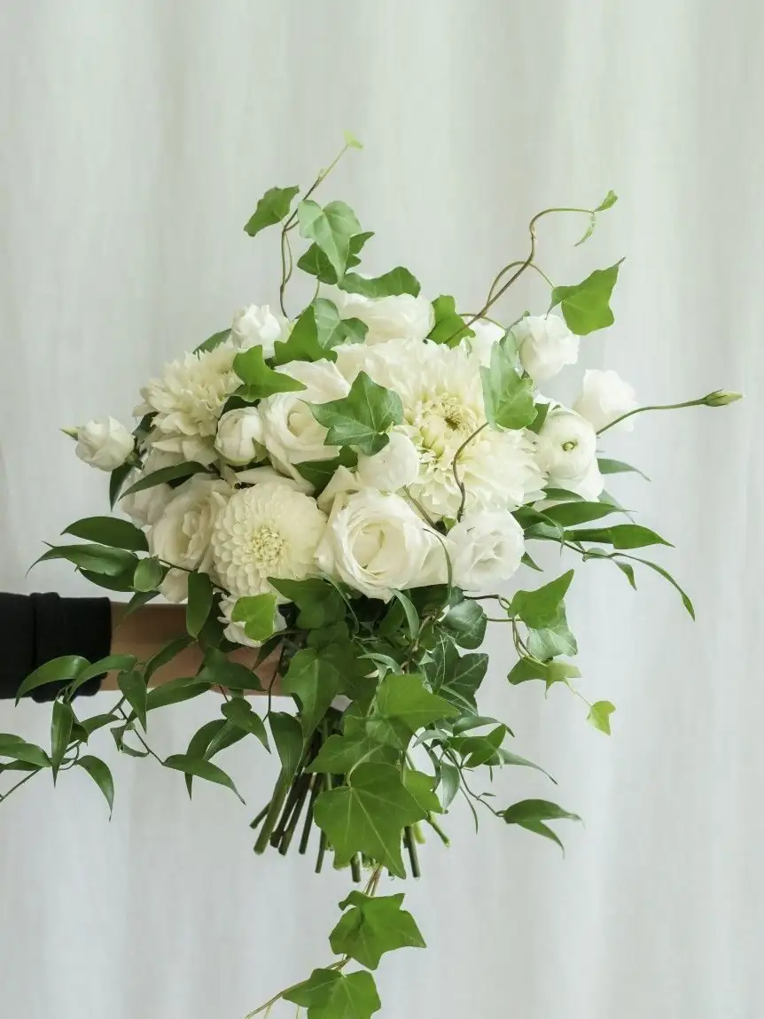 english ivy bridal bouquet