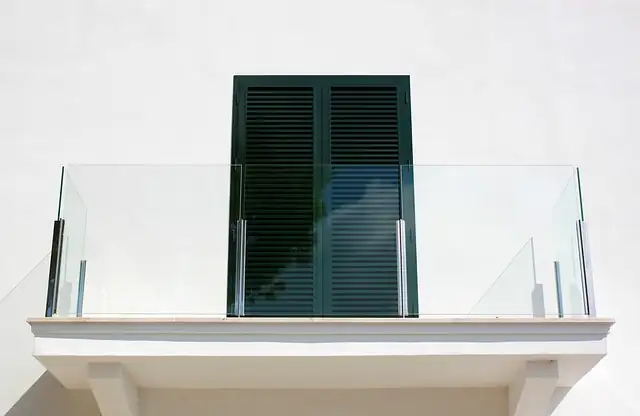 podocarpus balcony acrylic wind panel
