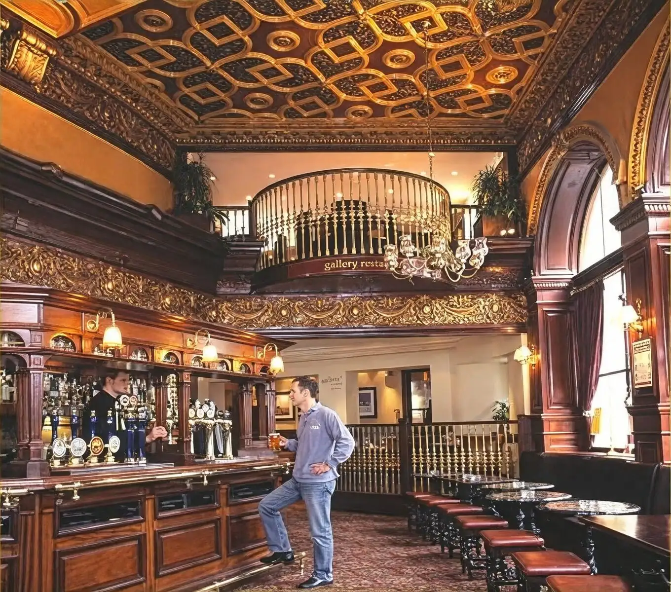 aspidistra Victorian pub interior