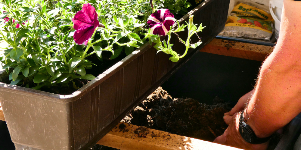 measuring balcony space for planters