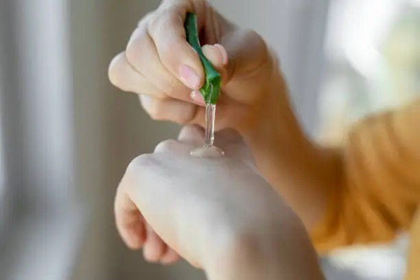 aloe vera gel application