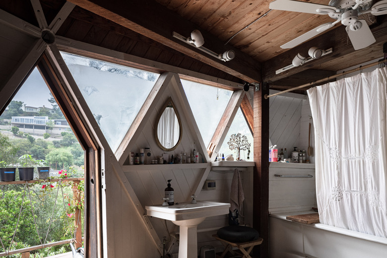 croton bathroom pedestal frosted window
