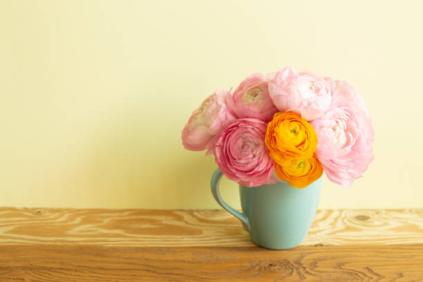Florist-Level Vase Life: How to Cut, Condition, and Stage-Open Ranunculus at Home