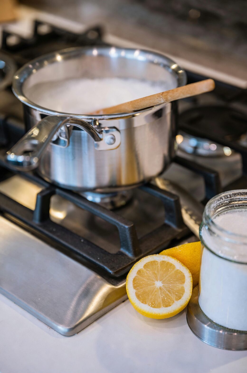 pineapple jam boiling pot