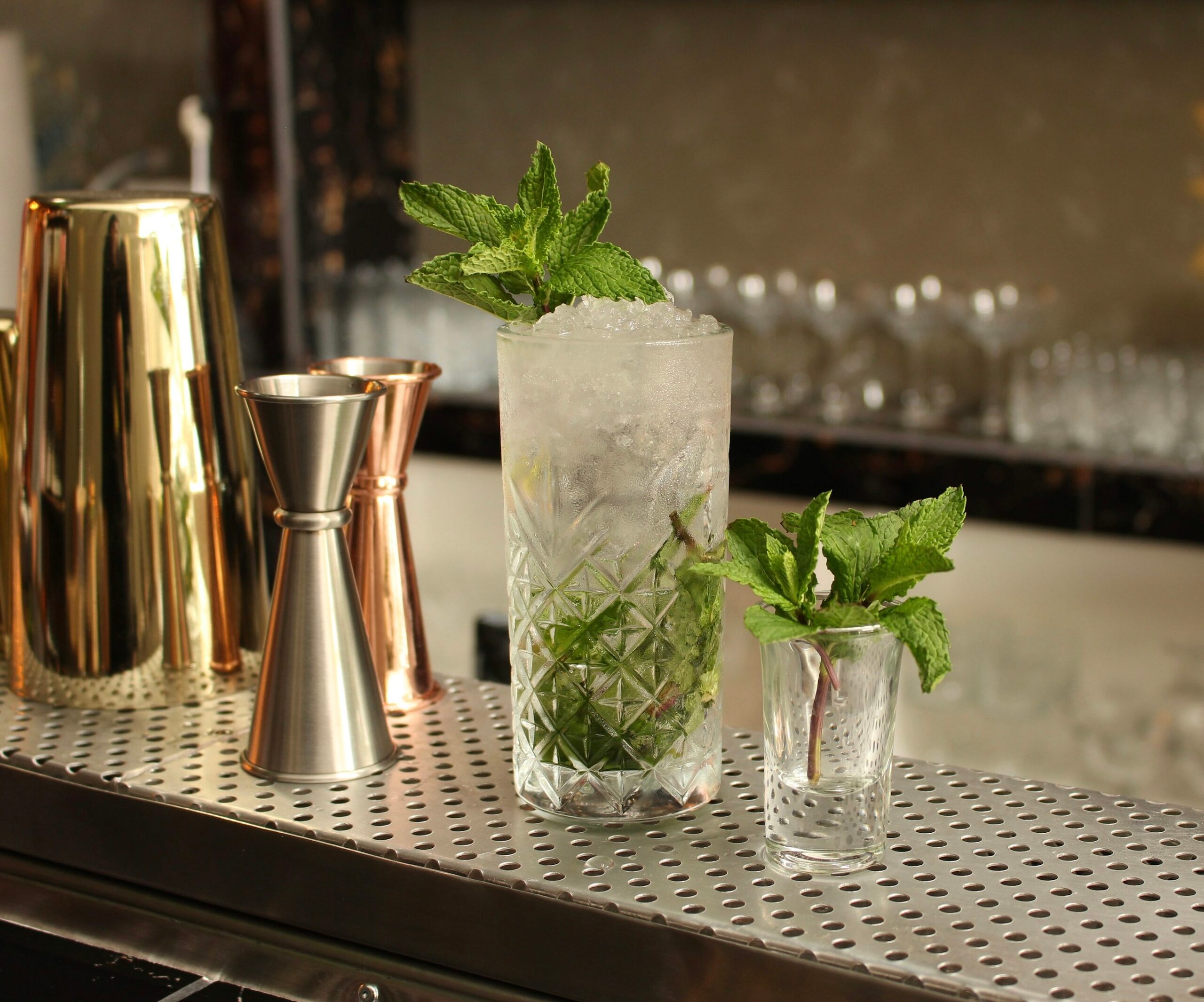 peppermint mojito with fresh leaves