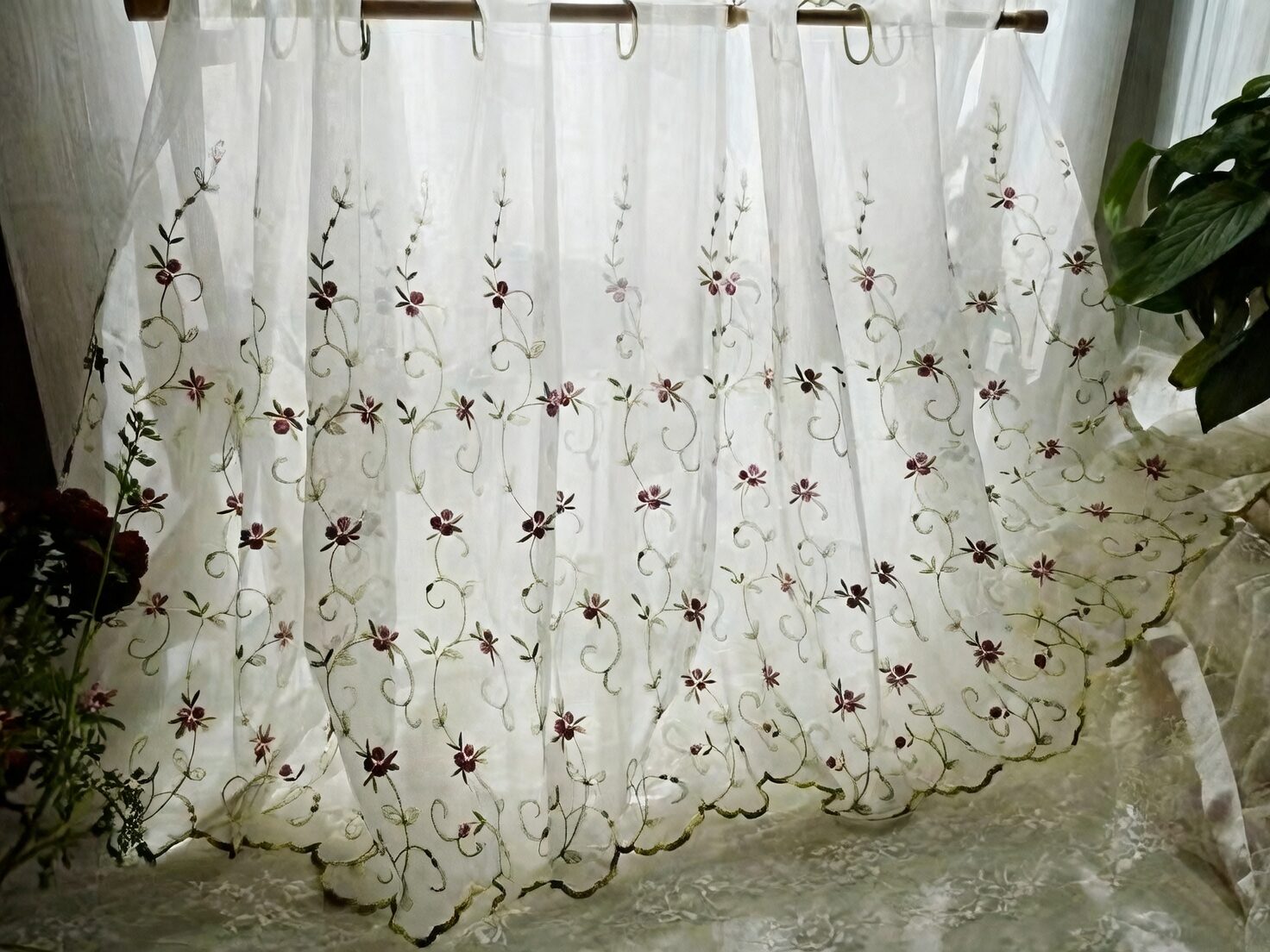 miniature rose windowsill sheer curtain